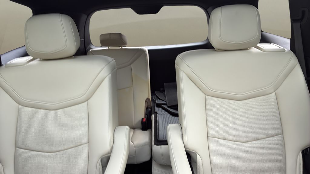 used 2022 Cadillac XT6 car, priced at $37,000