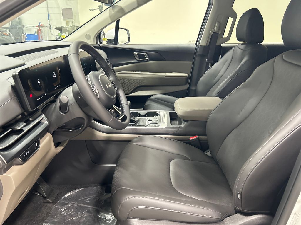 new 2025 Kia Carnival car, priced at $40,495