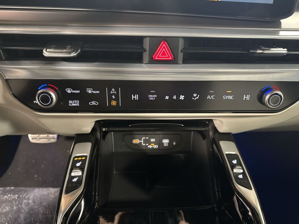 new 2025 Kia Sorento Hybrid car, priced at $47,223