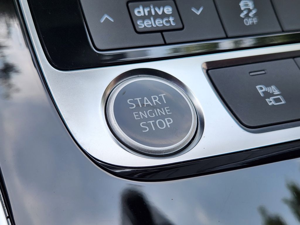 used 2025 Audi Q7 car, priced at $57,991