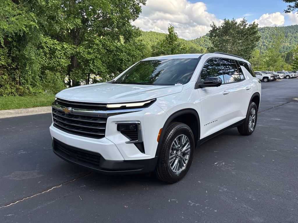 new 2025 Chevrolet Traverse car, priced at $44,695