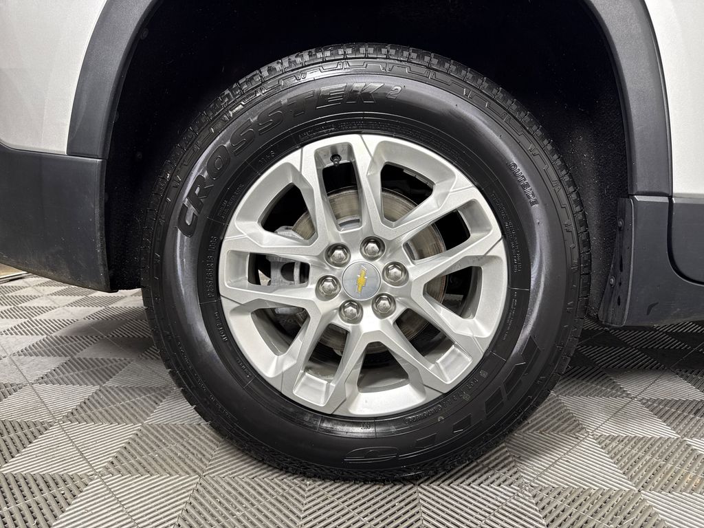 used 2021 Chevrolet Traverse car, priced at $25,997