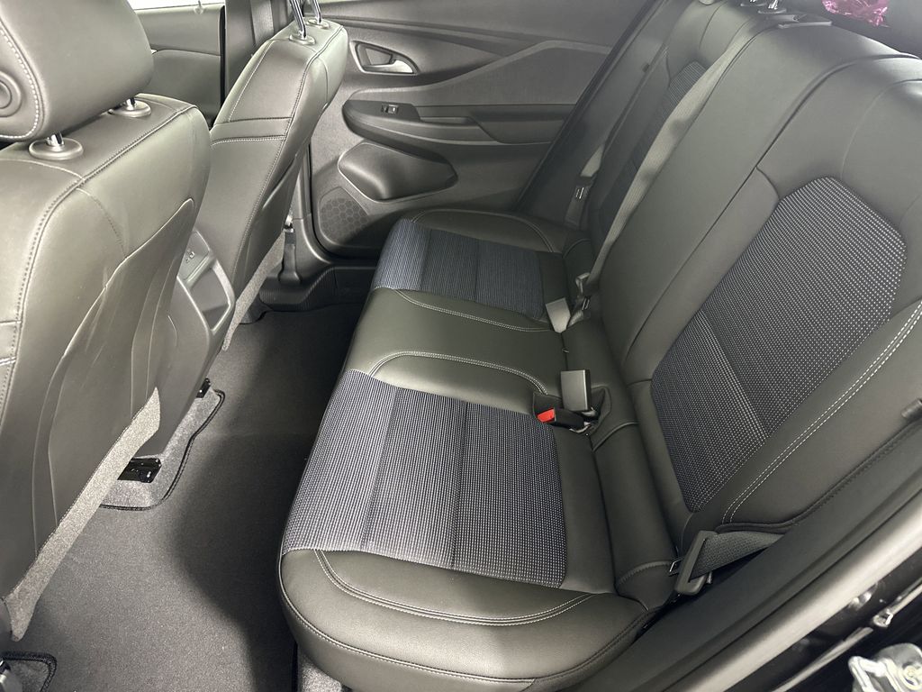new 2025 Buick Envista car, priced at $25,190
