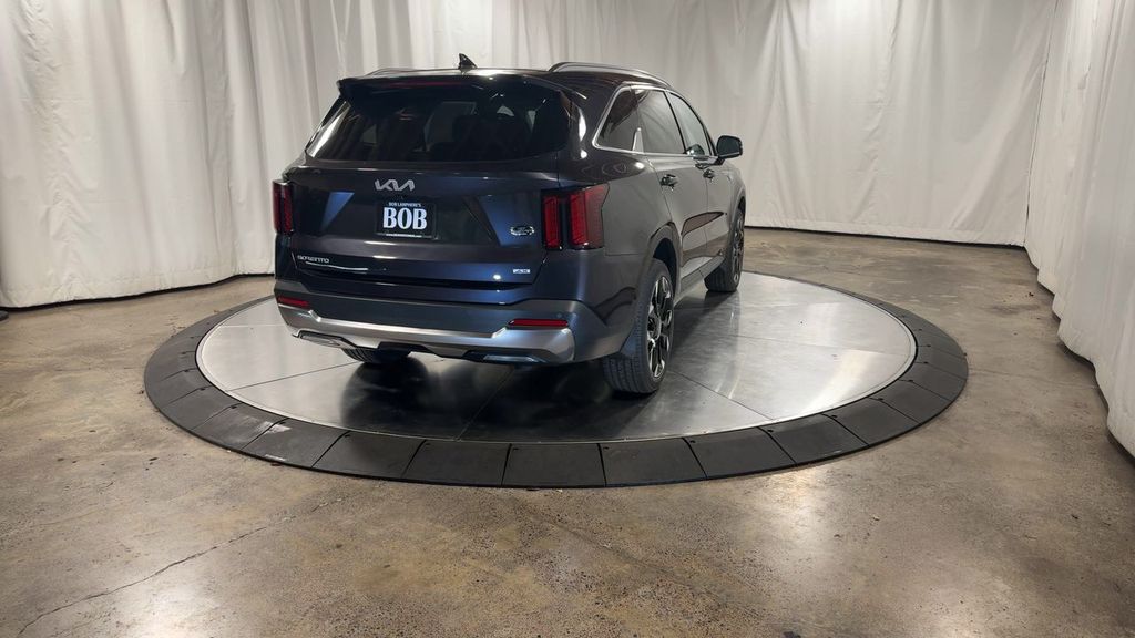 new 2025 Kia Sorento car, priced at $40,546