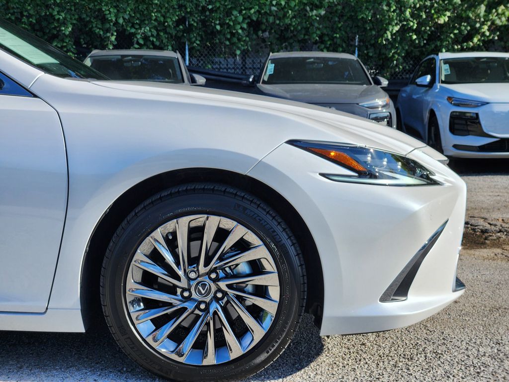 used 2025 Lexus ES car, priced at $53,711