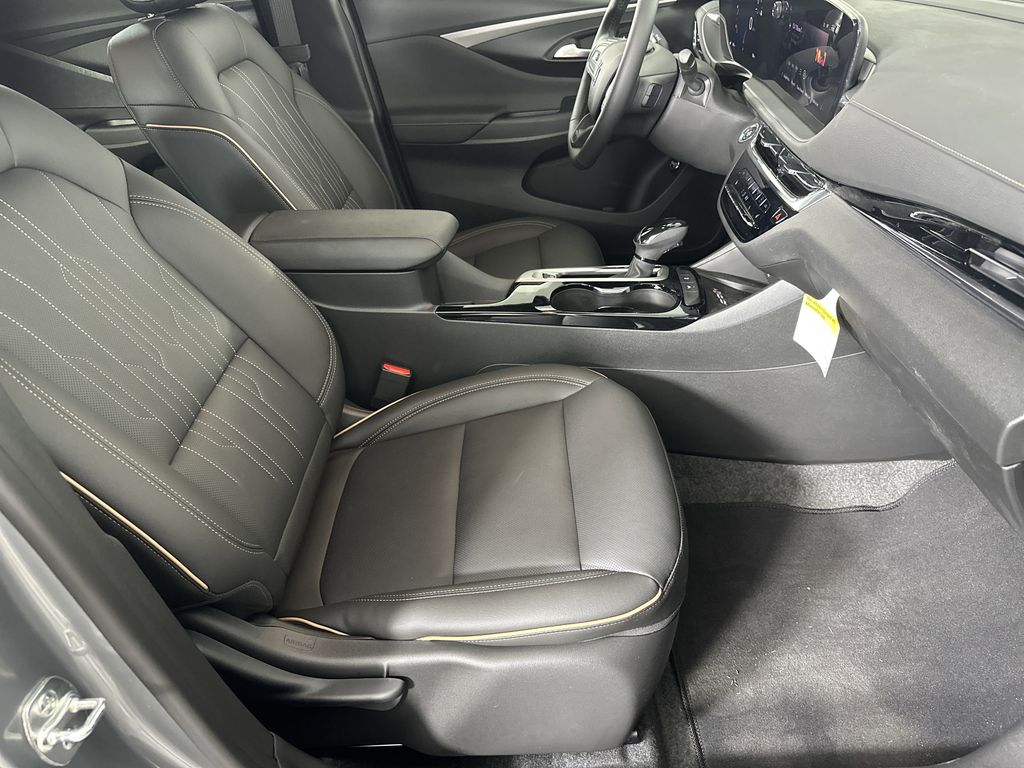 new 2025 Buick Envista car, priced at $31,085