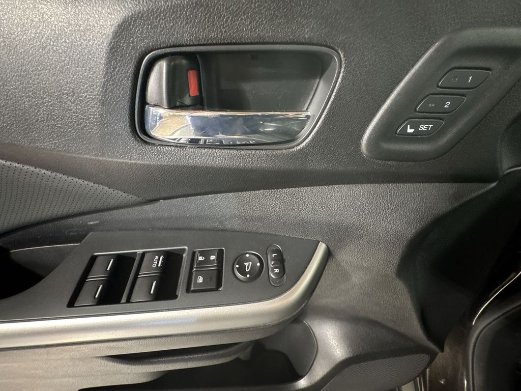 used 2015 Honda CR-V car, priced at $17,170