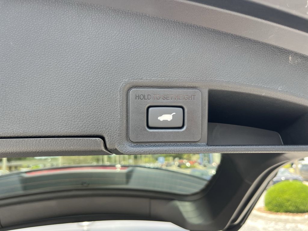 new 2025 Acura RDX car, priced at $49,250