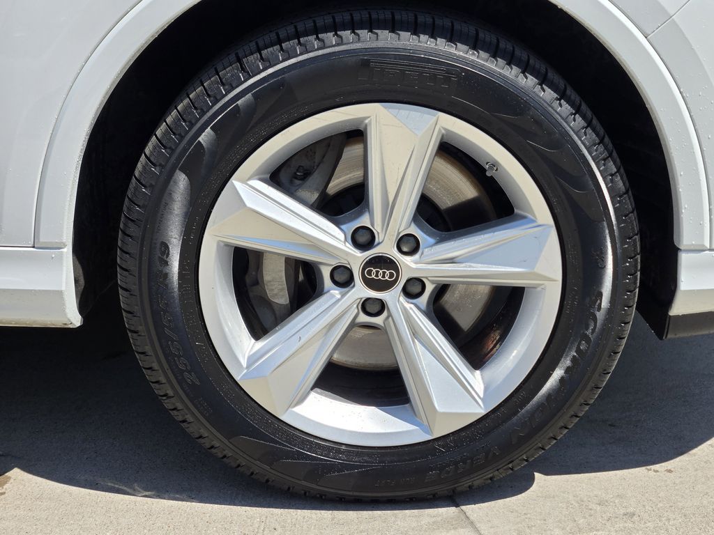 used 2023 Audi Q7 car, priced at $39,215