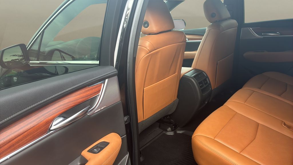 used 2023 Cadillac XT5 car, priced at $31,000