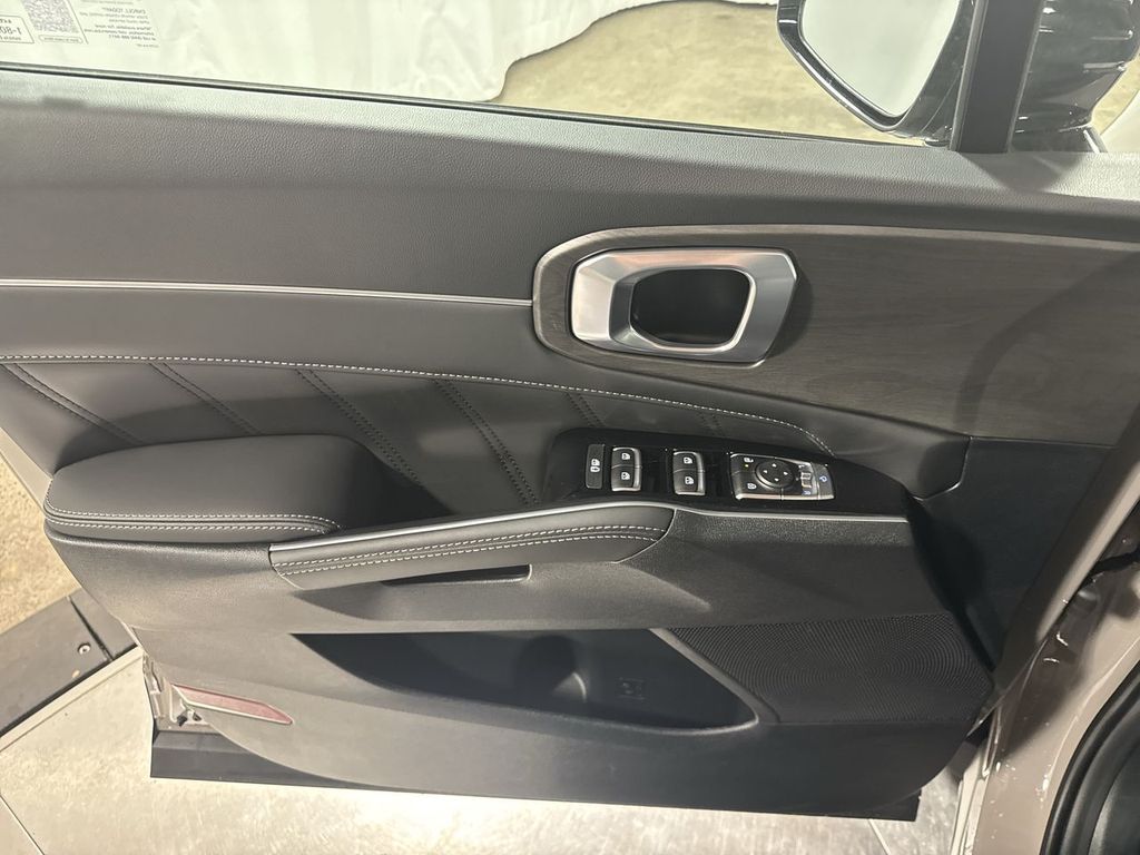 new 2025 Kia Sorento car, priced at $43,314