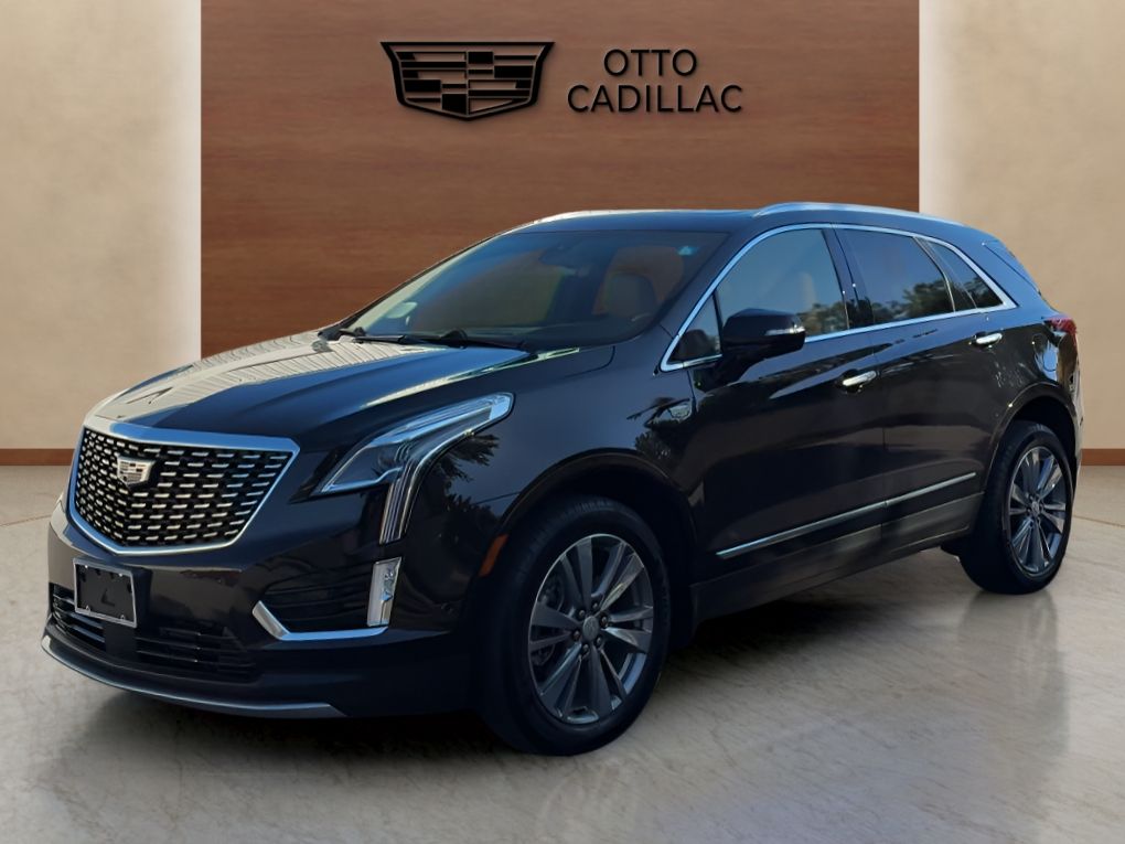 used 2022 Cadillac XT5 car, priced at $36,900