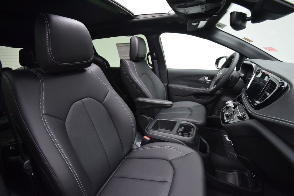 new 2026 Chrysler Pacifica car, priced at $45,088