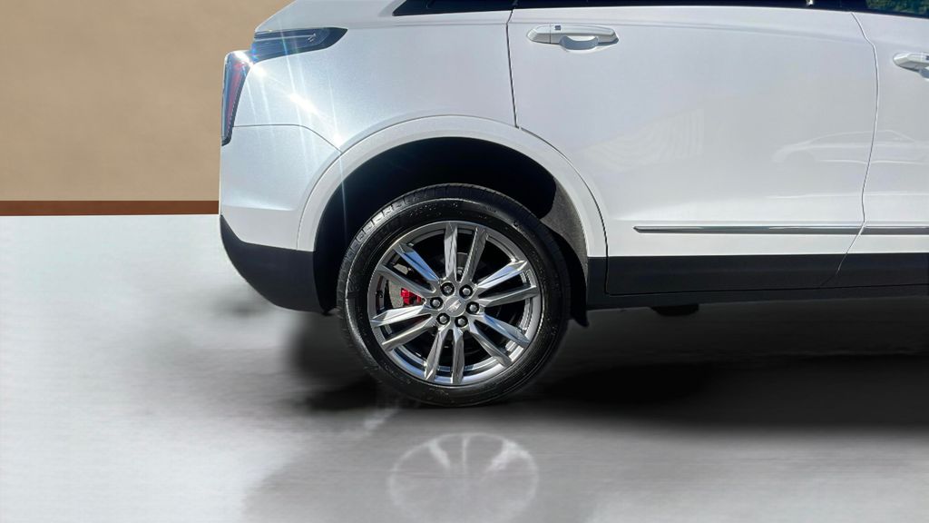 used 2022 Cadillac XT5 car, priced at $37,500
