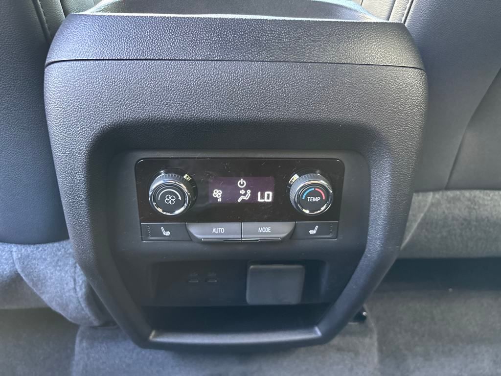 new 2025 Chevrolet Traverse car, priced at $59,290
