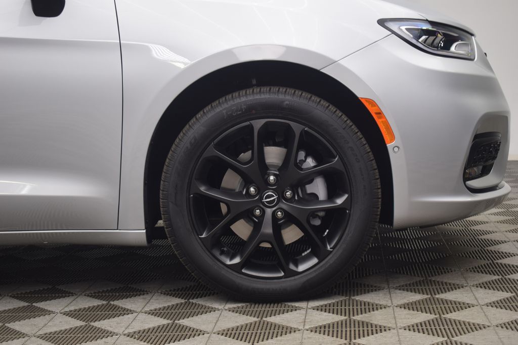 new 2026 Chrysler Pacifica car, priced at $56,460