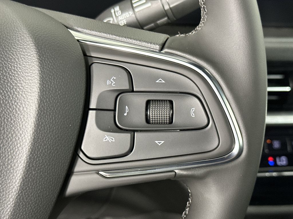new 2025 Buick Envista car, priced at $31,085