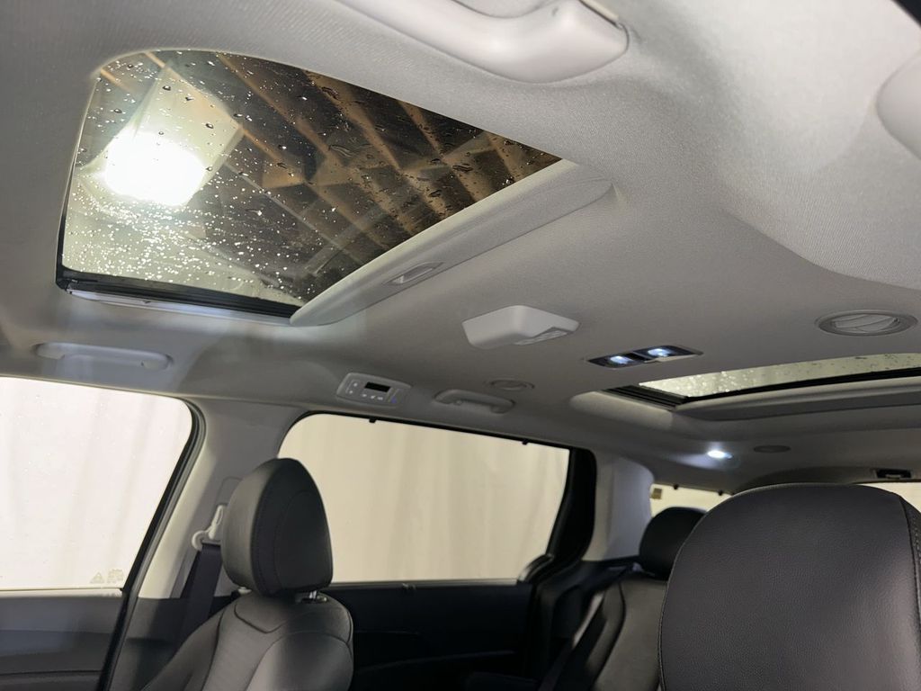 new 2025 Kia Carnival car, priced at $47,884