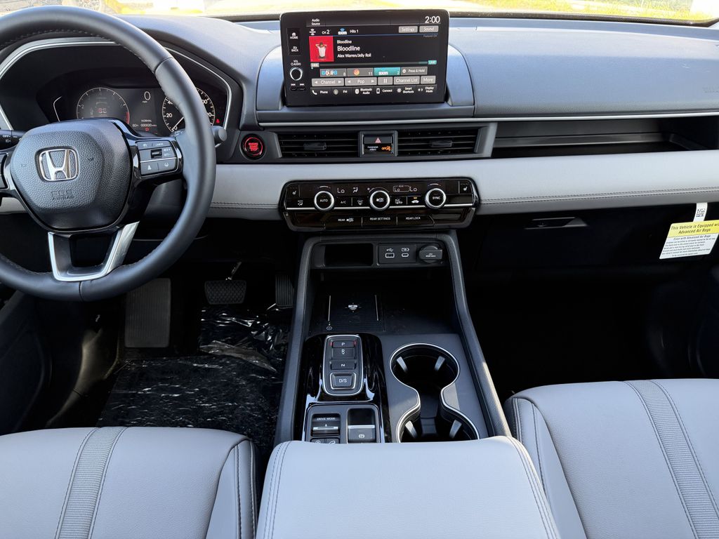 new 2025 Honda Pilot car