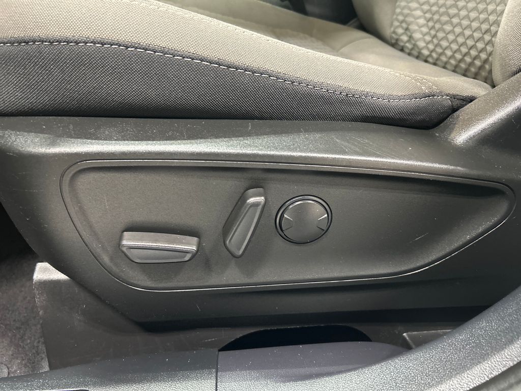 used 2022 Ford Escape car, priced at $21,555