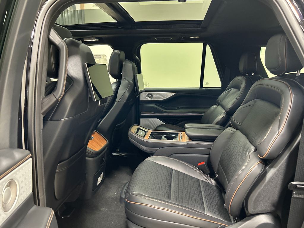 new 2025 Lincoln Navigator car, priced at $121,730