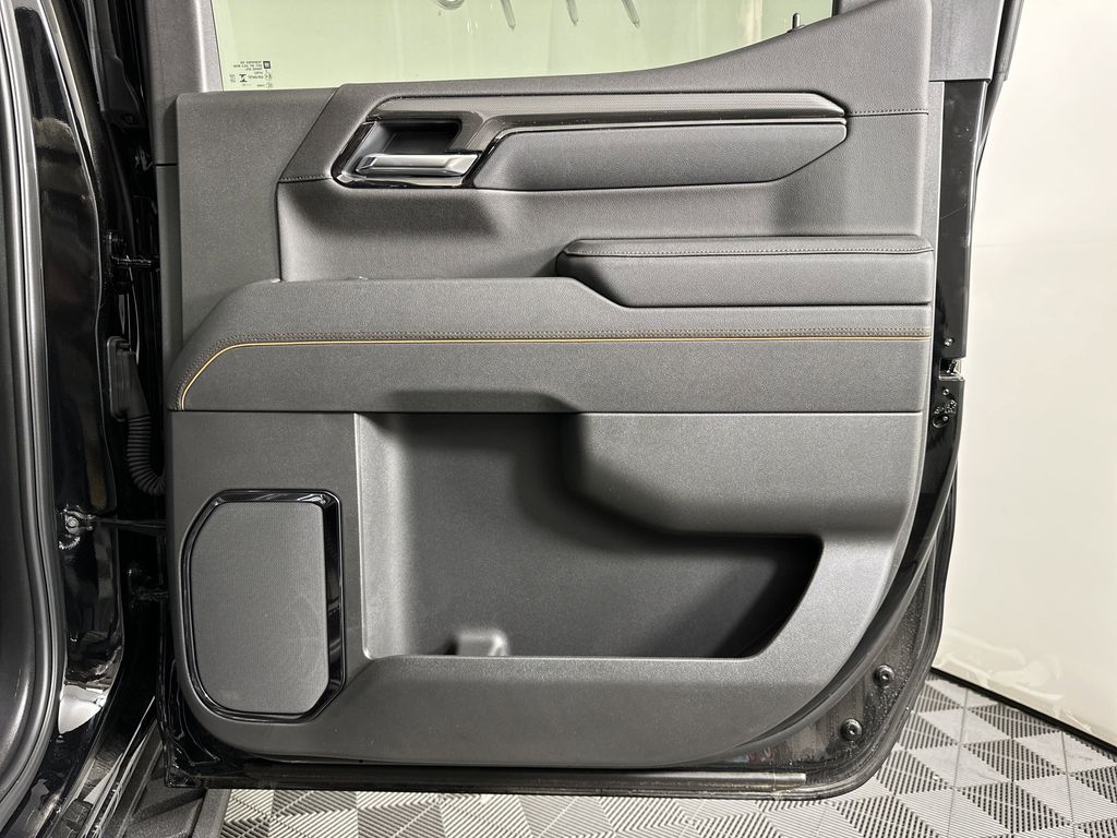 new 2025 GMC Sierra 1500 car, priced at $69,299