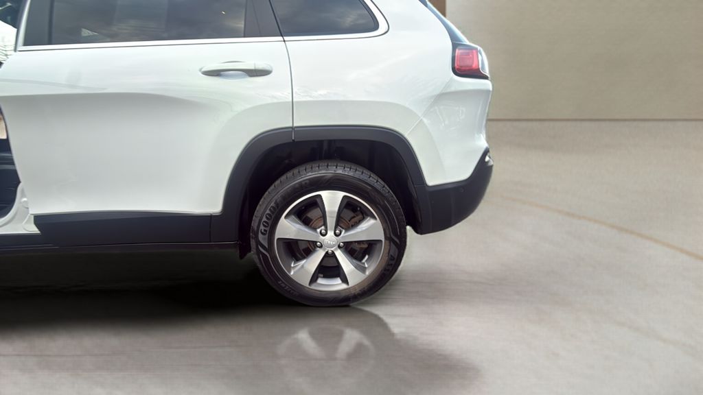 used 2020 Jeep Cherokee car, priced at $20,900