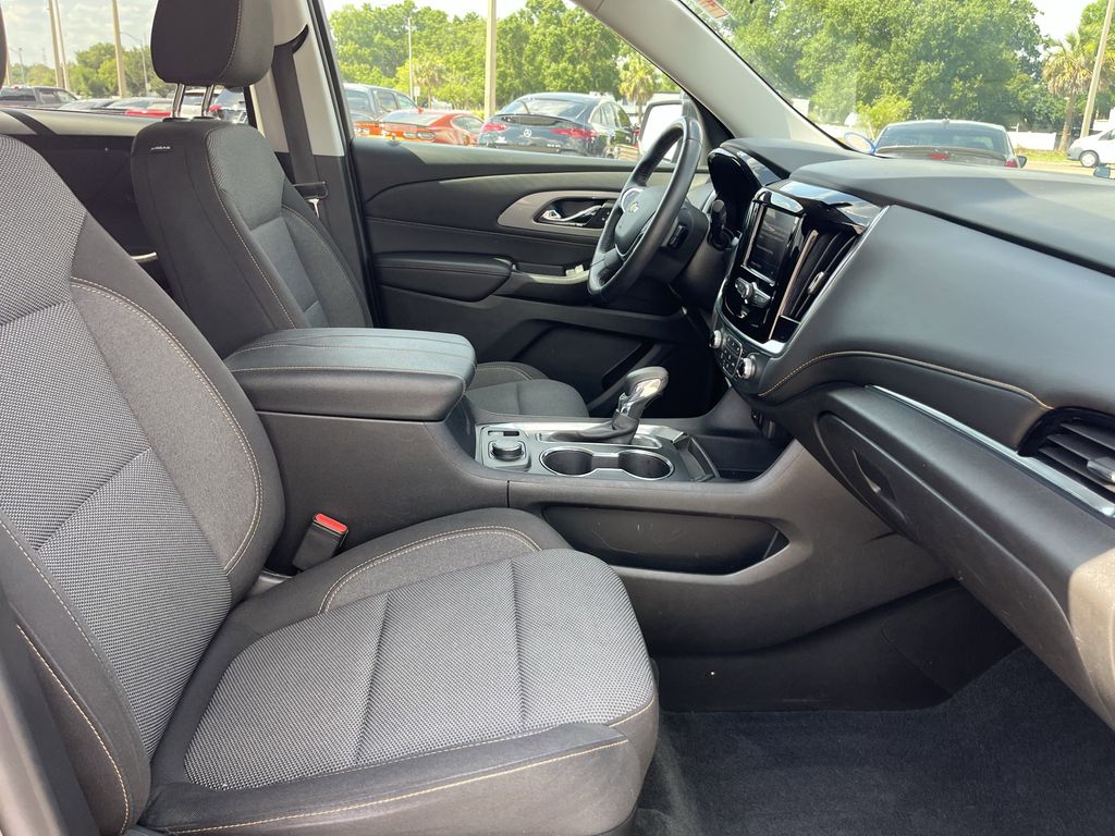 used 2021 Chevrolet Traverse car, priced at $25,477