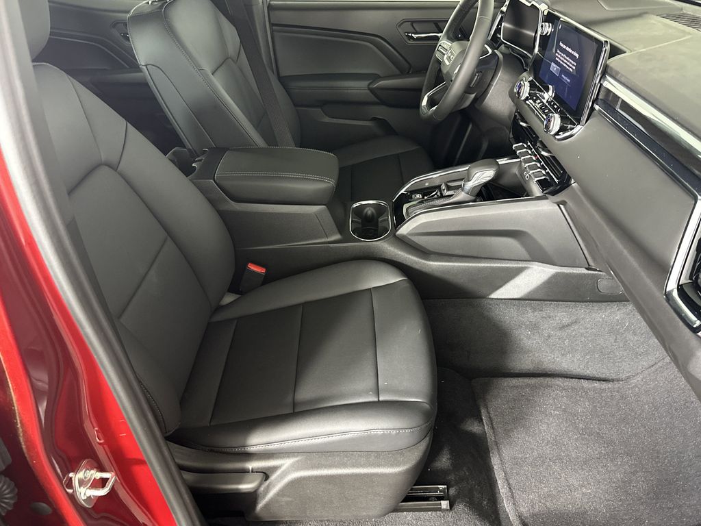 new 2025 GMC Canyon car, priced at $40,995