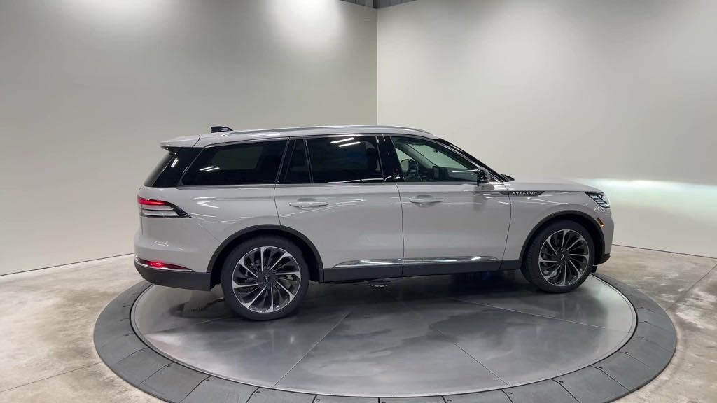 new 2025 Lincoln Aviator car, priced at $78,650