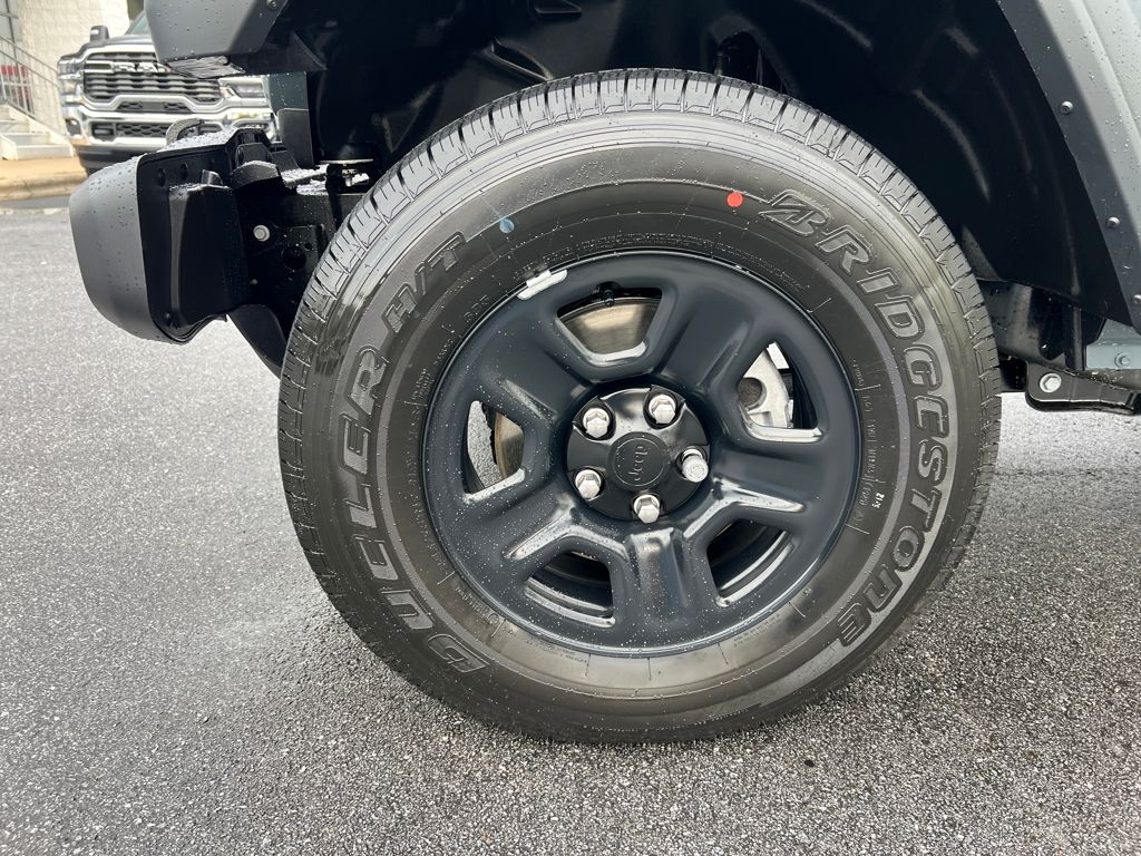 new 2025 Jeep Gladiator car, priced at $41,595