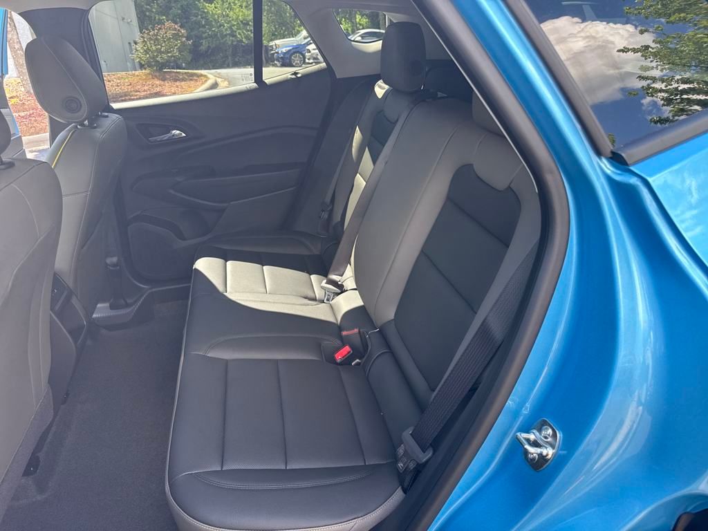new 2025 Chevrolet Trax car, priced at $27,085