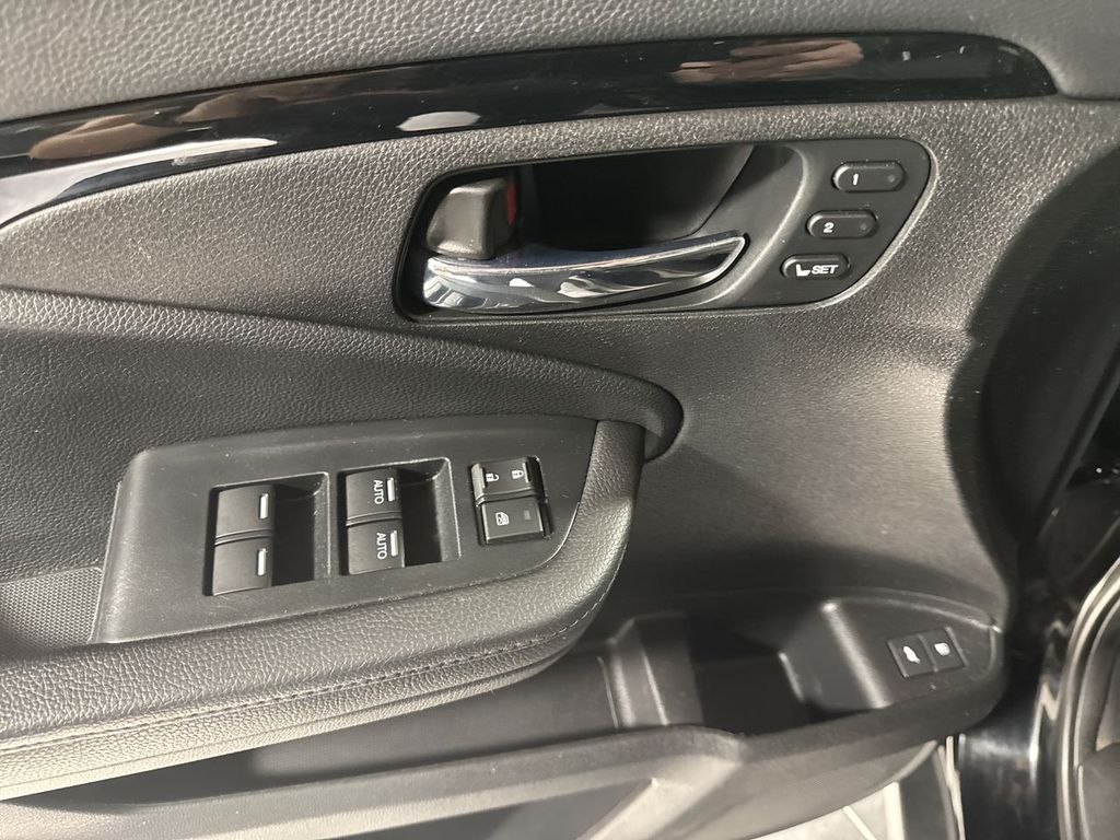 used 2022 Honda Pilot car, priced at $34,997