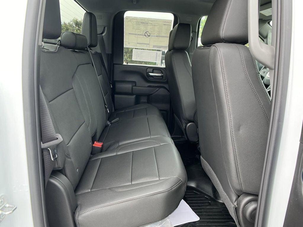 new 2024 GMC Sierra 2500HD car, priced at $44,878