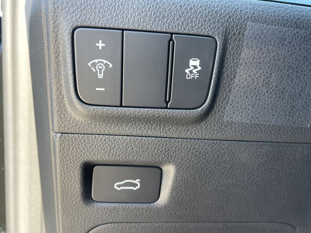 new 2026 Kia K5 car, priced at $25,738