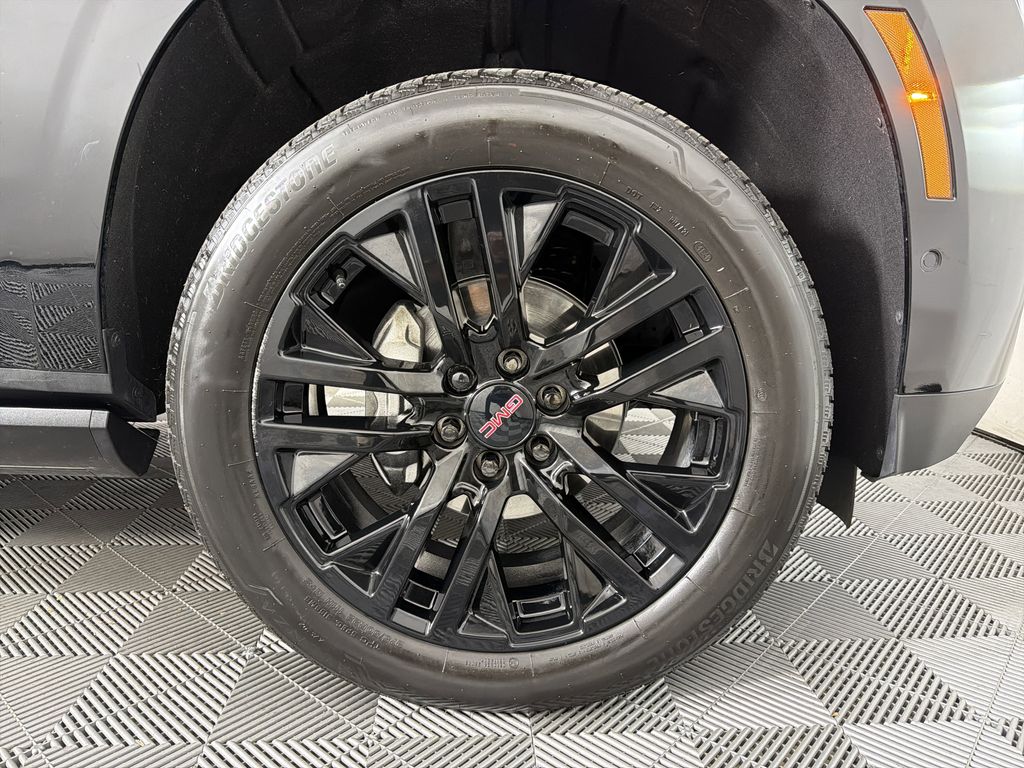 used 2025 GMC Yukon XL car, priced at $83,990