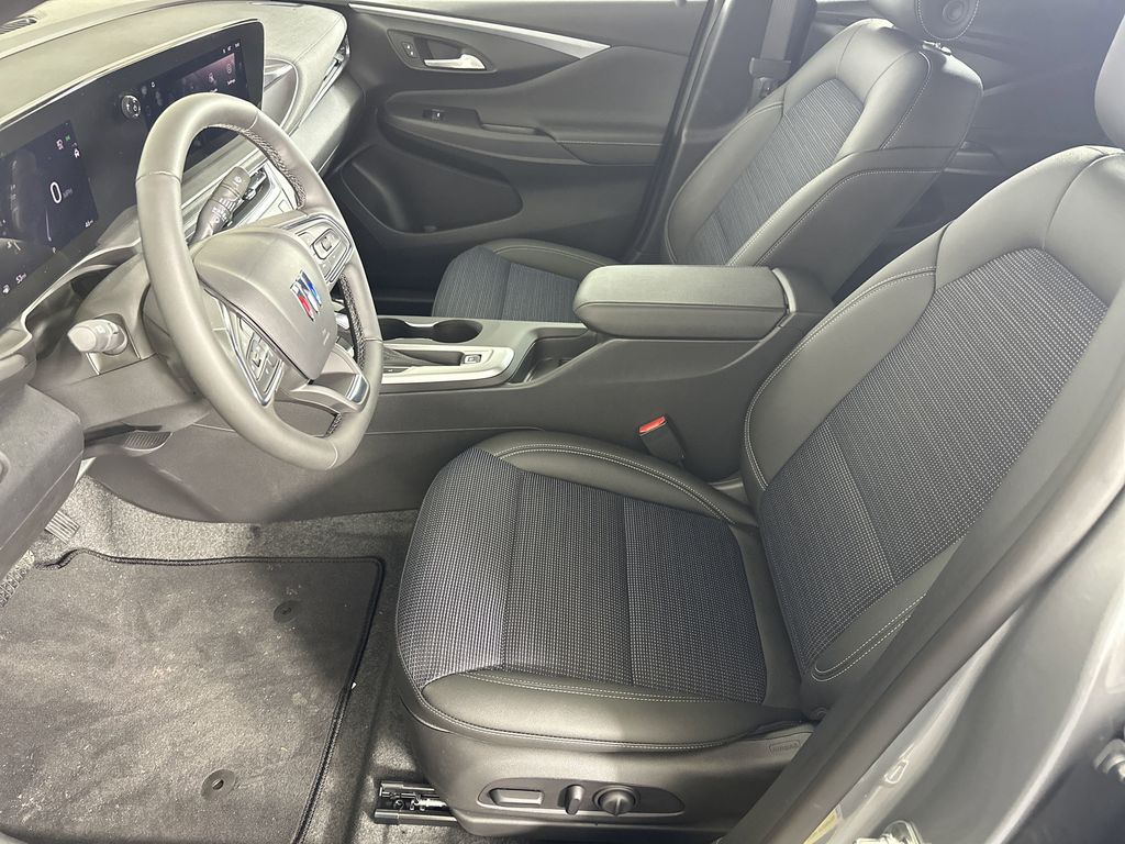 new 2025 Buick Envista car, priced at $26,185