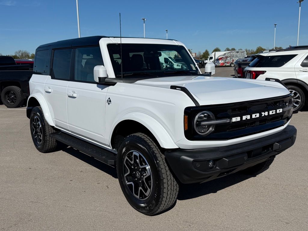 new 2024 Ford Bronco car, priced at $50,260