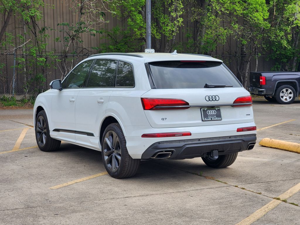 new 2025 Audi Q7 car, priced at $88,655