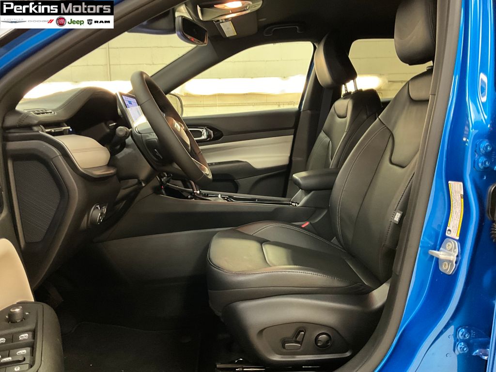 new 2025 Jeep Compass car, priced at $36,388