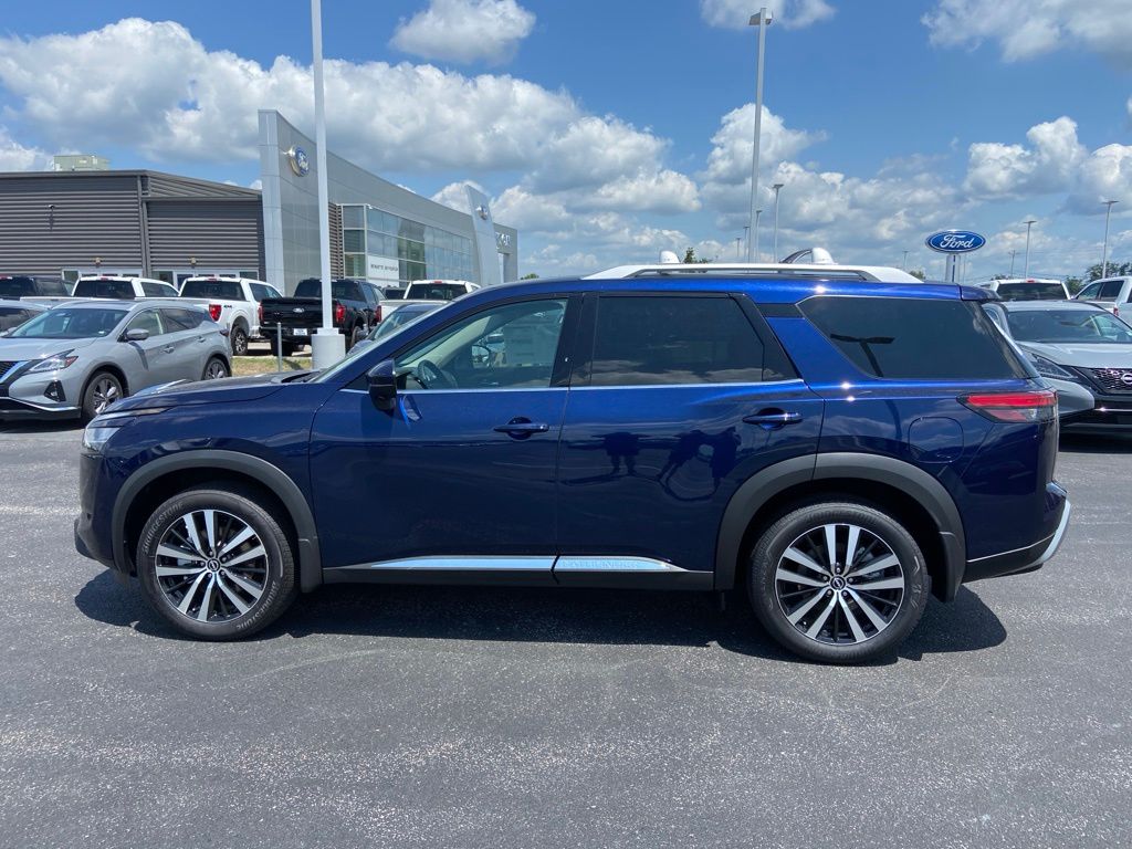 new 2024 Nissan Pathfinder car, priced at $45,450