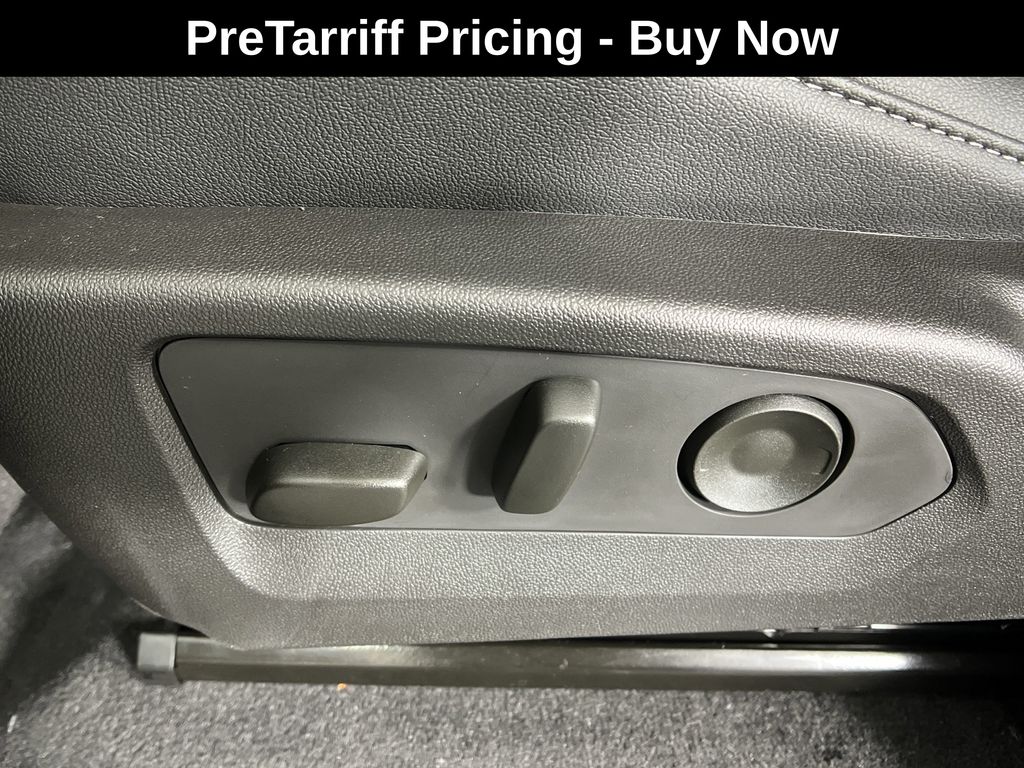 new 2025 GMC Canyon car, priced at $45,095