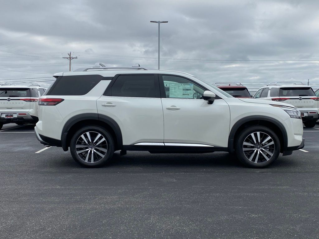 new 2024 Nissan Pathfinder car, priced at $45,235