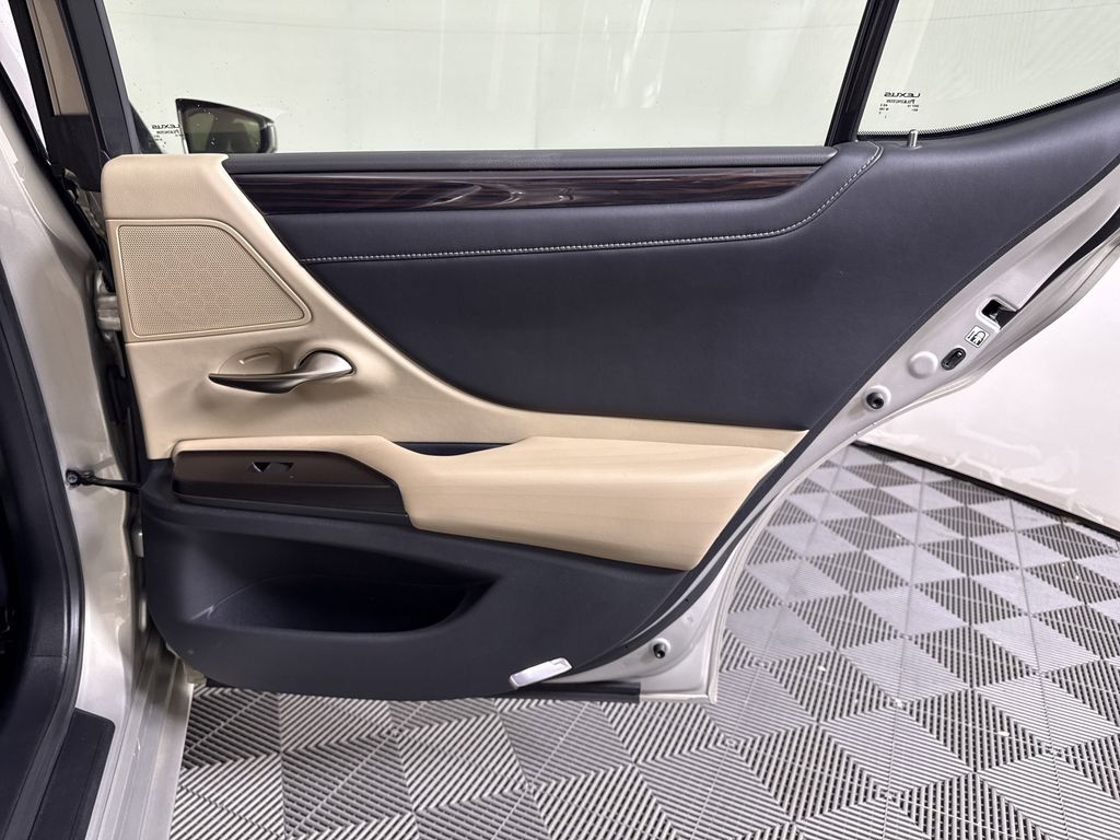 used 2019 Lexus ES car, priced at $30,367