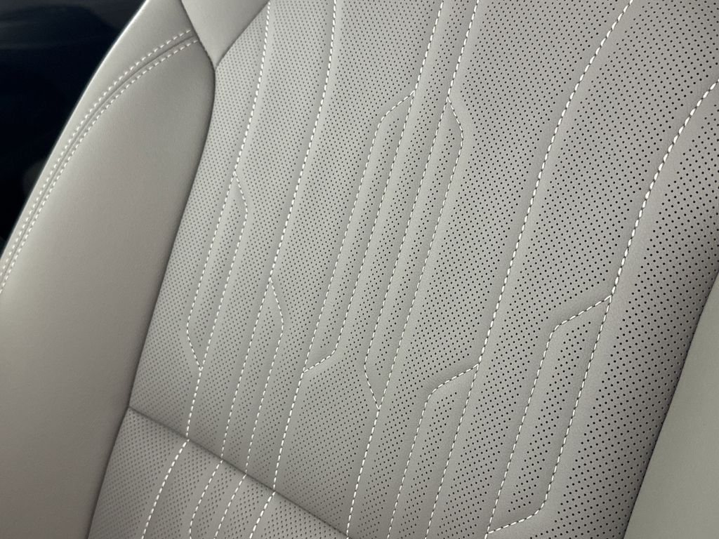 new 2025 Buick Envista car, priced at $30,095