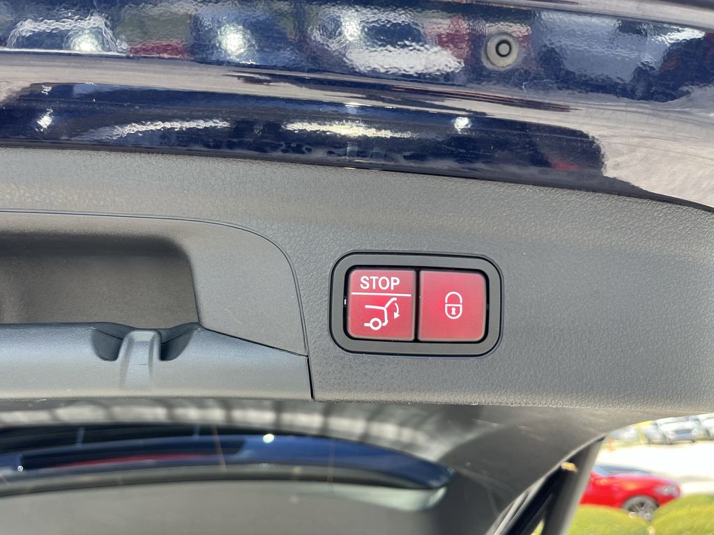 used 2022 Mercedes-Benz GLE car, priced at $41,991