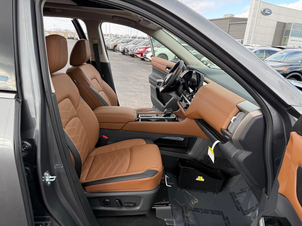 new 2025 Nissan Pathfinder car, priced at $47,841