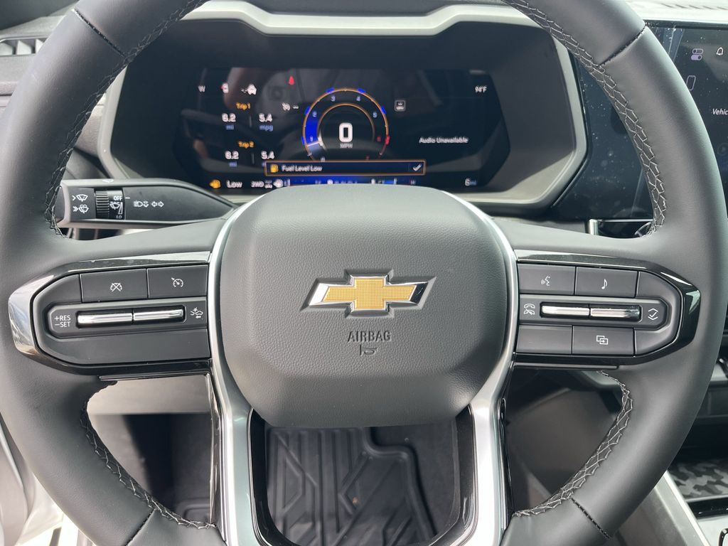 new 2025 Chevrolet Colorado car, priced at $30,400