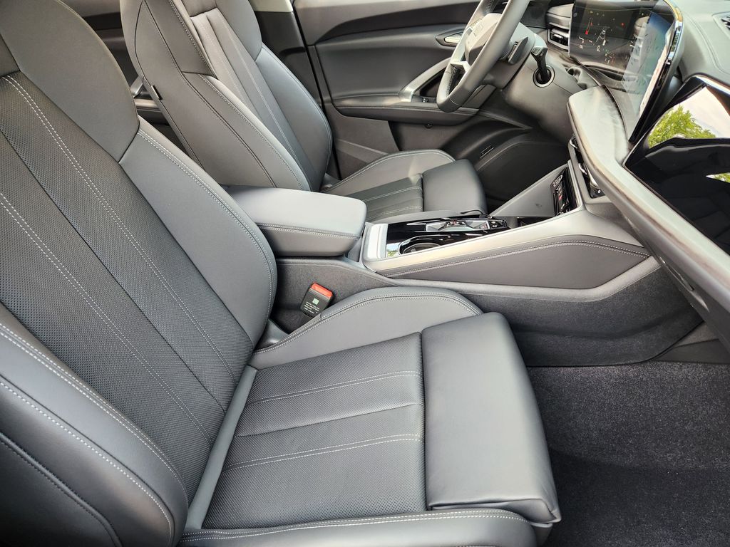 new 2025 Audi Q5 car, priced at $60,860