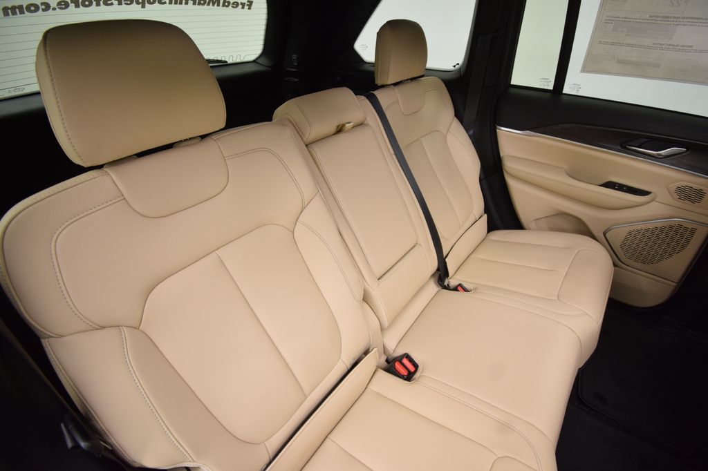 new 2025 Jeep Grand Cherokee car, priced at $49,254